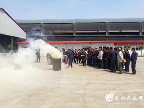 嵐山區(qū)大隊(duì)對恒贏木材廠百余員工進(jìn)行消防安全培訓(xùn)