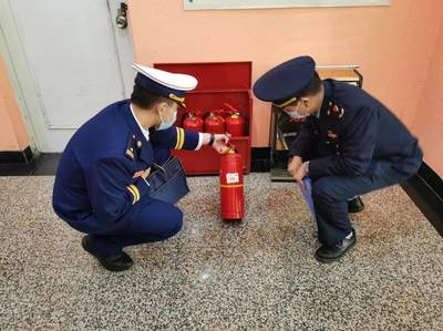 西城消防救援支隊(duì)聯(lián)合區(qū)市場(chǎng)監(jiān)督管理局開展消防產(chǎn)品檢查整治